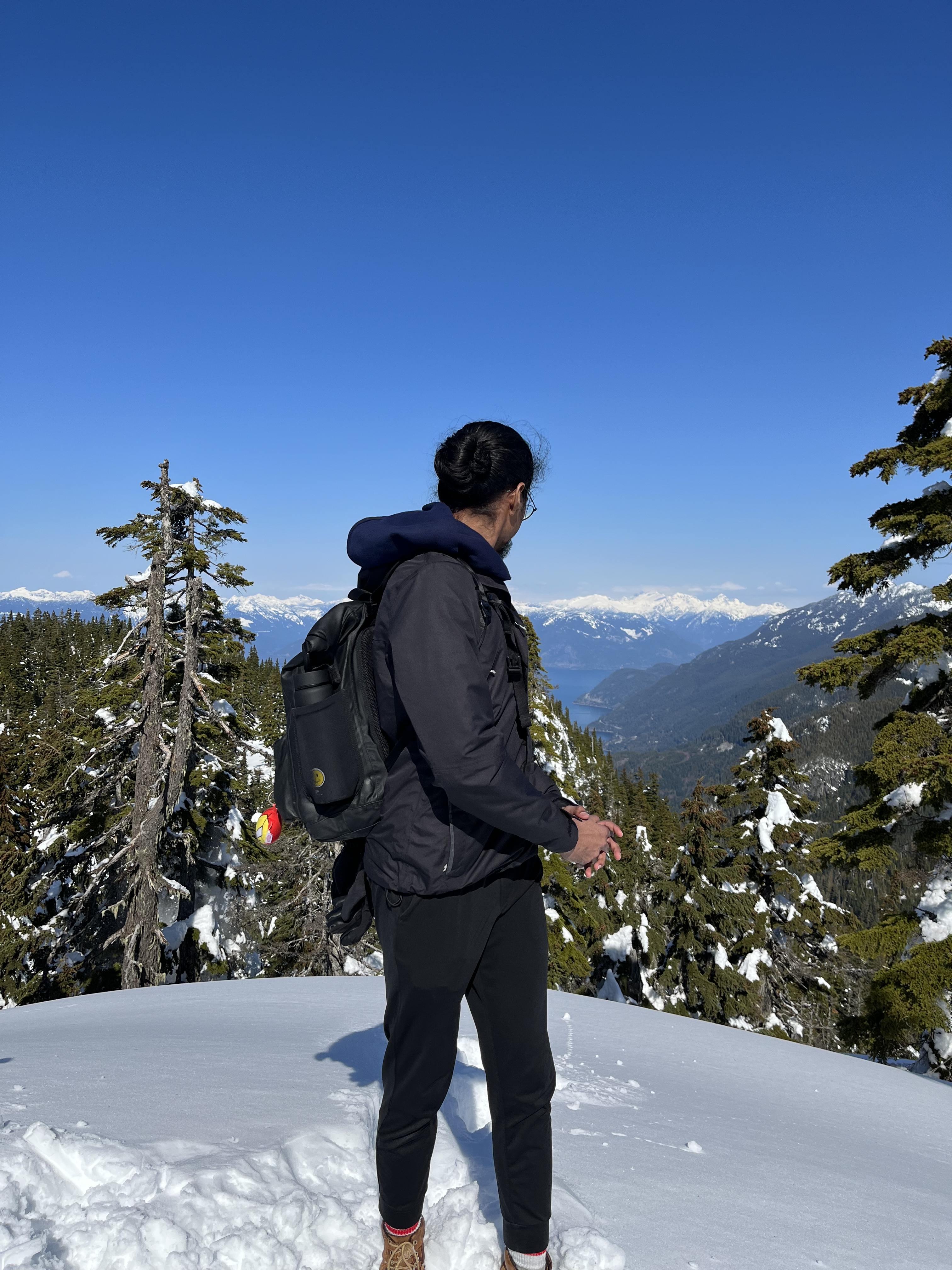 Startups Solutions Architect @ AWS